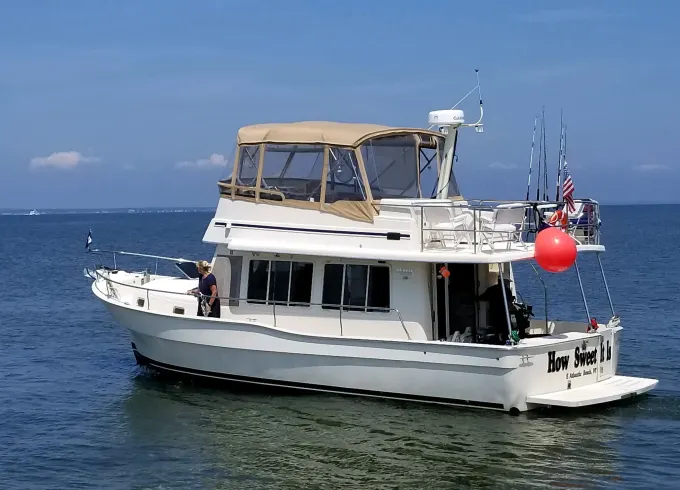 Private Charters - Cruise South Shore Long Island - 40ft Mainship Yacht