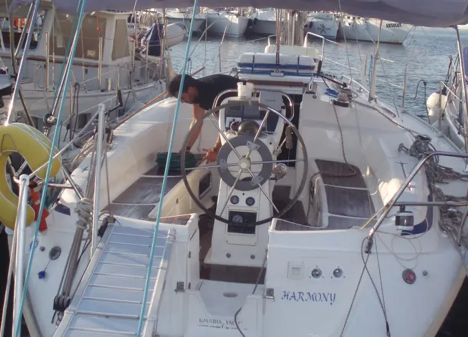 Daily Cruises with 2002 Bavaria 37 to Poliegos (from Sifnos)