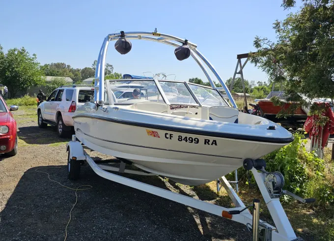 18' Open Bow Bayliner Rental