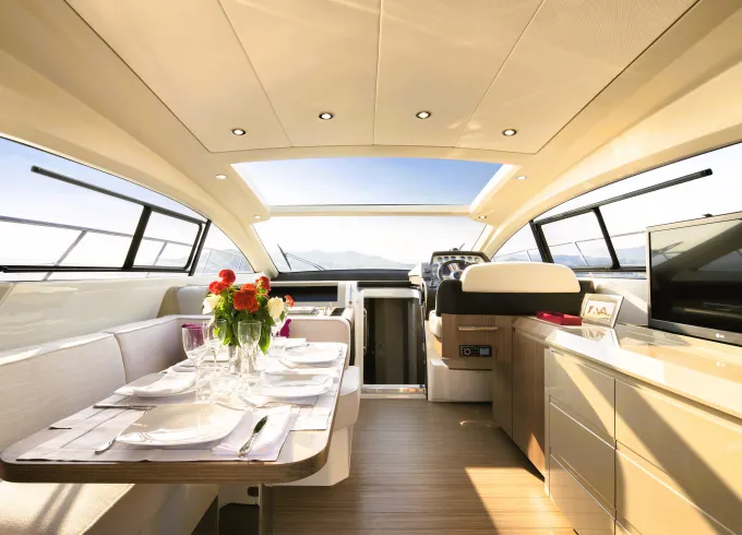 Azimut 16.5 Motor Yacht for Rent in Capri, Campania