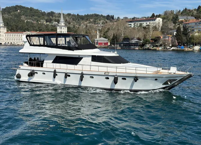 Istanbul Bosphorus 79ft Yacht for Sightseeing Tours & Experience