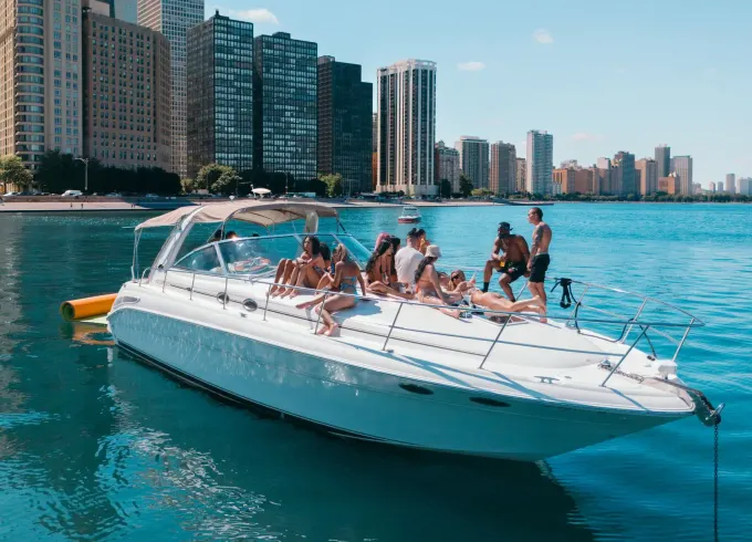 Enjoy Chicago! 46' Beautiful Sea Ray Yacht - Perfect for Parties