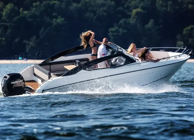 Luxury Parker 630 Bowrider 150HP Mercury Available in Paphos (Latchi Harbour)