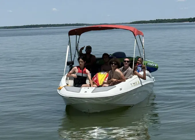 Fun and clean Tahoe T16 with captain and water sports!