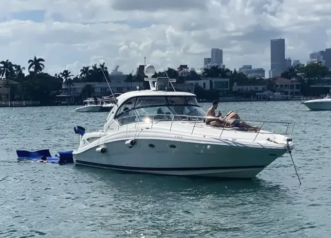 44’ Sea Ray Motor Yacht In Miami, Florida