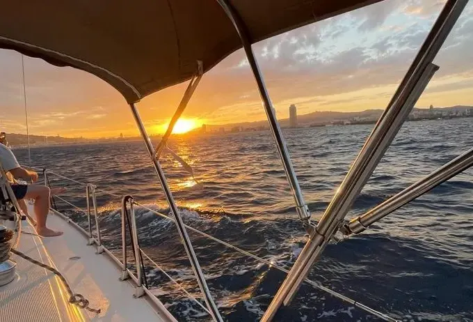 Gin Tonic & Bavaria 45 Sunset Sail Cruise in Barcelona, Catalunya