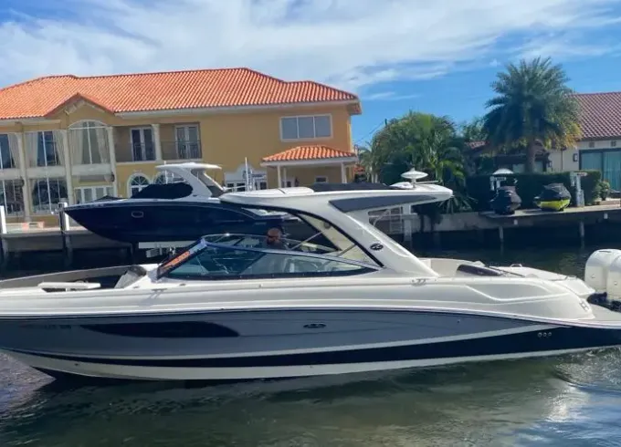 ''Gray Sea Ray'' Deck Boat Rental in Dania Beach, Florida