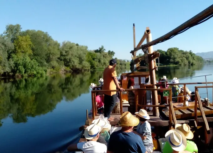 Guided Ebro River Boat Cruises  - 60 Minutes
