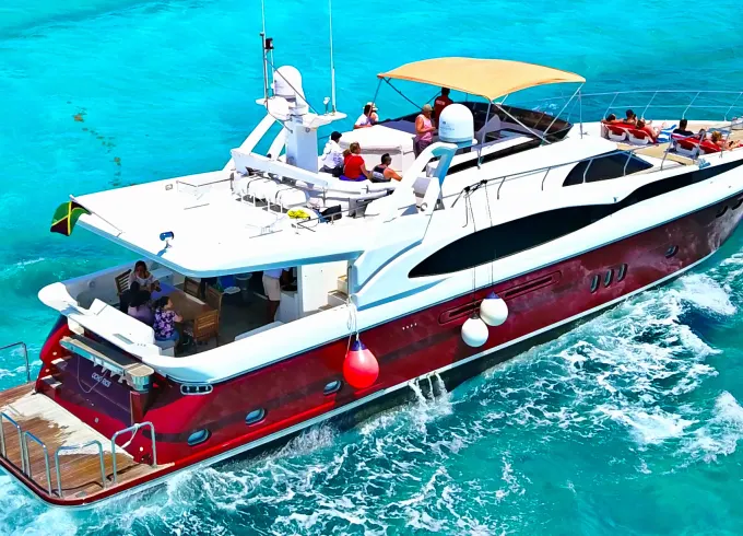 Luxury Super Yacht 85ft Dyna Craft with Jacuzzi