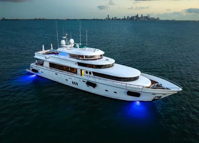 Luxe 103ft Johnson w/ water toys serving FL, Bahamas, Caribbean & Turks & Caicos