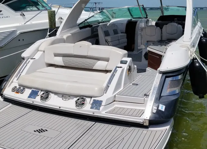 Enjoy Cancun in 35ft Four Winns for up to 8 guests!