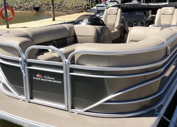 Sun Tracker 2023 25ft Pontoon in Troutman