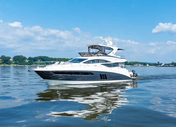 Beautiful 62' Sea Ray with Water Toys serving Long Island, NY