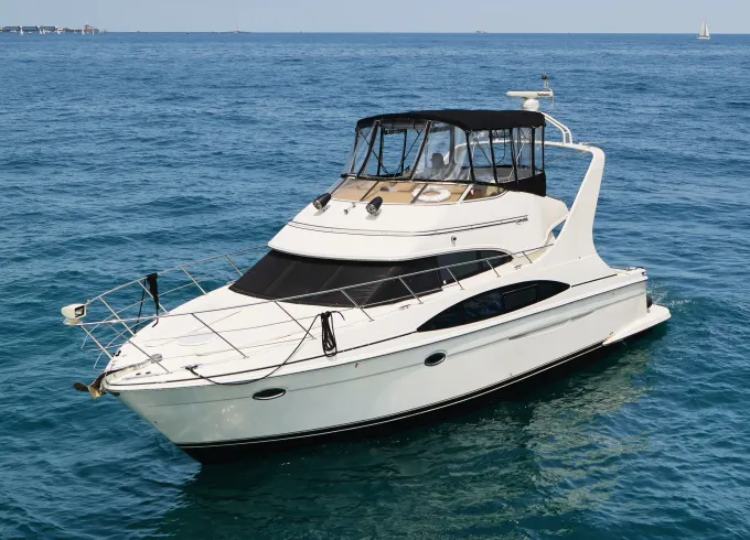Stunning Multi-Level 47’ Carver Yacht for Summertime in Chicago