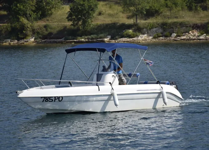 Motorboat Holiday 19 Open 80hp for Rent in Croatia