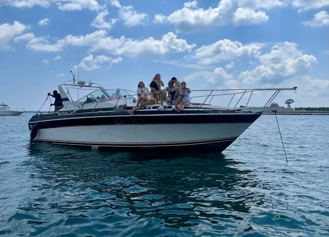 36' Wellcraft Grand Sport Yacht for Intimate Gatherings and Events in Chicago