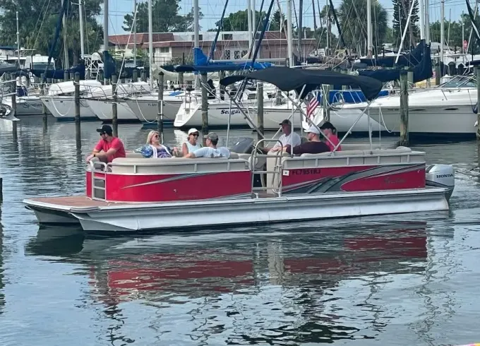 2017 Avalon 25ft Pontoon Boat for Rental in Gulfport