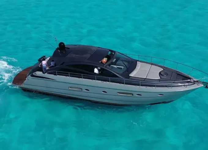 60ft Luxury Pershing Yacht in Cancún, Quintana Roo