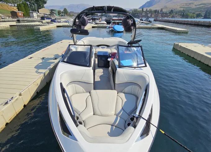 Legendary Wake Surf Sessions on a Classic Malibu 23 LSV