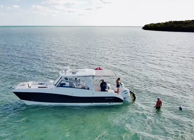 Captain Lew Luxury 32’ WorldCat Multi Activity Charter Up To 6 Passengers