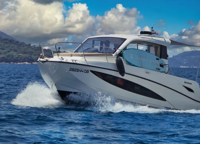 Quicksilver 905 Weekend: Island Symphony with English-Speaking Skipper Tour Deal
