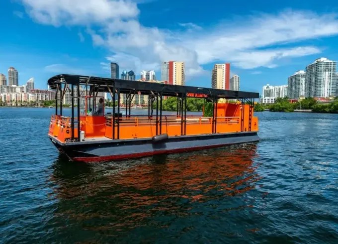 49ft Pontoon Boat Big Party for up to 6 people or less in Miami