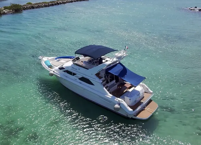 Beautiful and Spacious Flybridge Yacht 47ft in Tulum & Playa all inclusive)