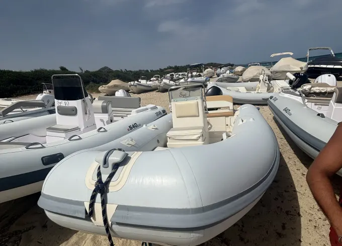 Dinghy Rent: BSC - ideal for up to 6 people!