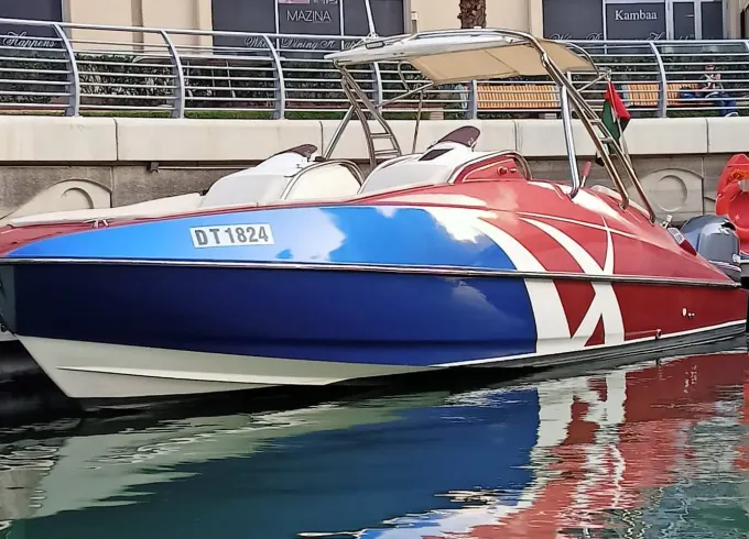 33ft Stylish and Comfortable Boat for Dubai Tours