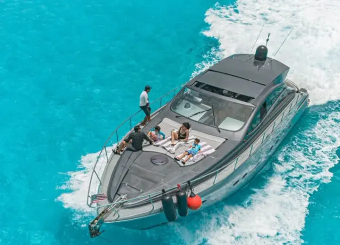 Pershing 60 Luxury Motor Yacht Charter – Cancun Escape for Up to 15 Guests
