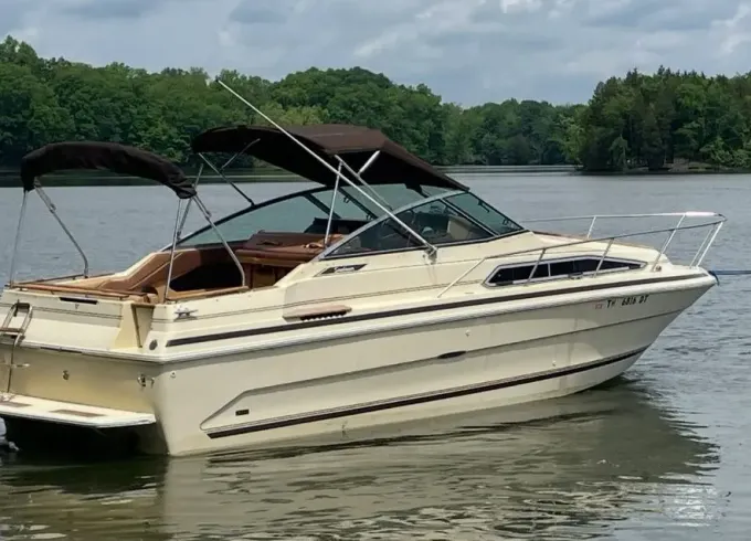 260 Sea Ray Sundancer for Overnight Stays