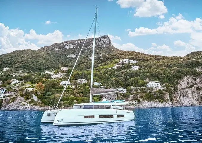 5 Cabins Inrada Dufour 48 Sailing Catamaran in Salerno, Campania