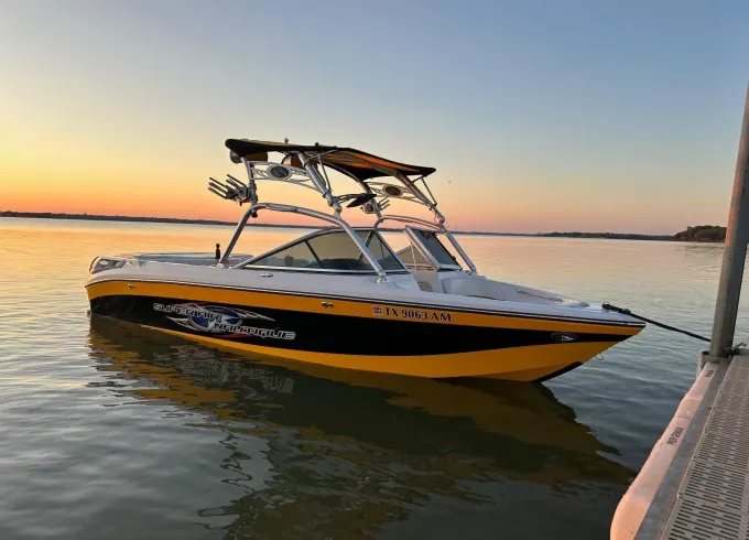 WakeBoat Super Air Nautique - Water Sports Package - **Norris Lake only**