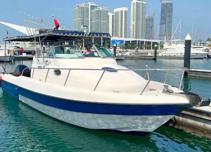 33ft boat rental in Dubai Marina – ideal for up to 8 guest