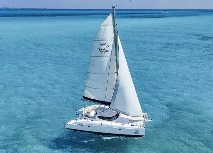 Charter Open Bar Catamaran for a Boat Party in Cancún and Isla Mujeres