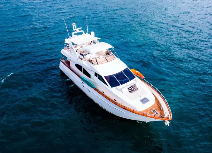 70ft Azimut Yacht for 12 in Puerto Vallarta with Captain, 3 Cabins, 3 Bathrooms