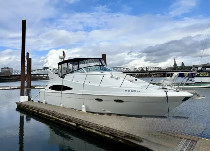 Luxury 33' Yacht: Overnight Private Stay Or Cruse With Us