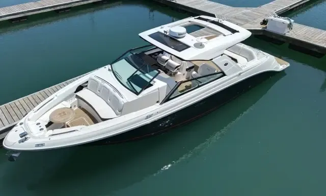 2020 Sea Ray SLX 400 Motor Yacht in Chicago, Illinois for 12 Guests