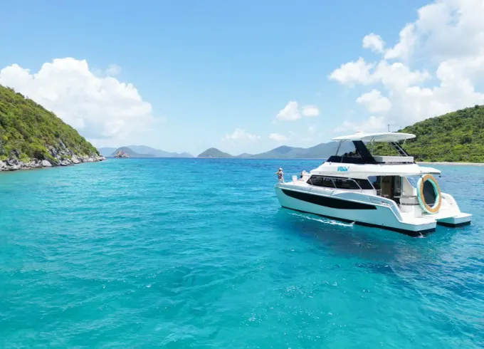 Aquila 42ft Cruise Private Full Day Trip - USVI