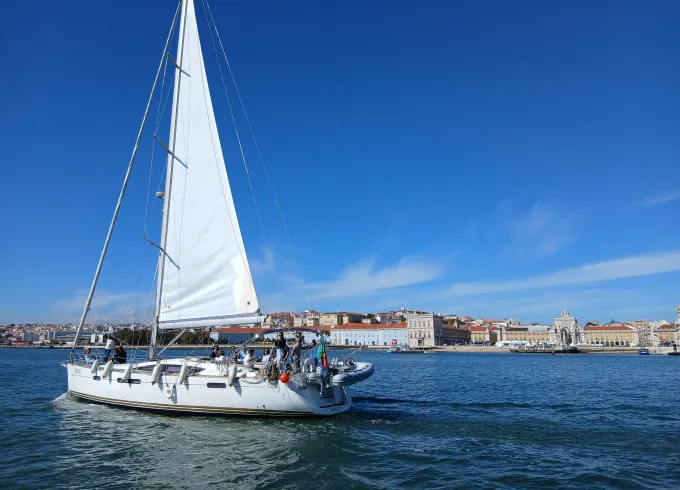Luxury Boat around Lisbon