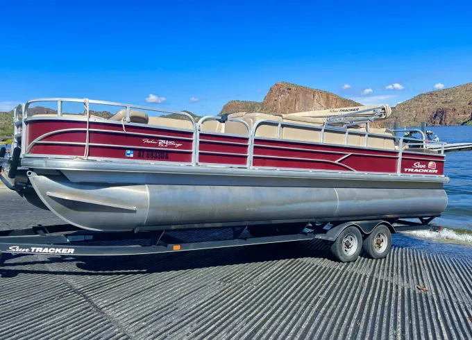 Sun Tracker 24' Fishing Barge