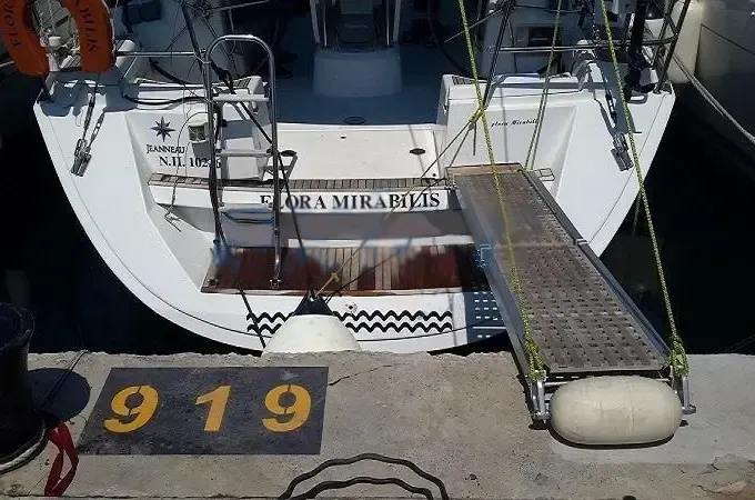 Explore Athens with Jeanneau Sun Odyssey 44i