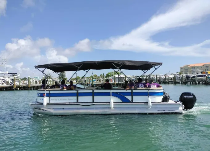 Explore in Style – The 25ft Jupiter Adventure Boat