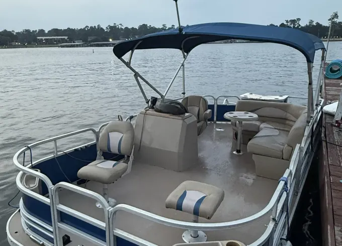 G3 Suncatcher 20ft Pontoon for Day on Lake Conroe