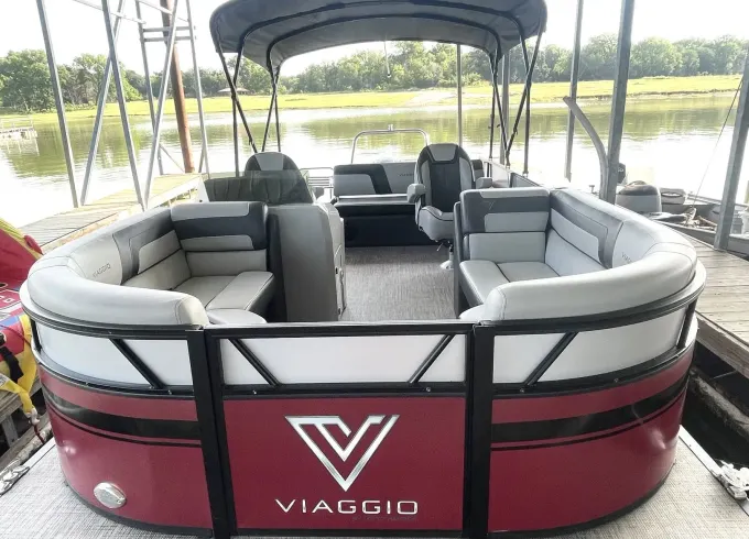 Come have some fun in the sun on beautiful Lake Texoma on 24' Viaggio Pontoon