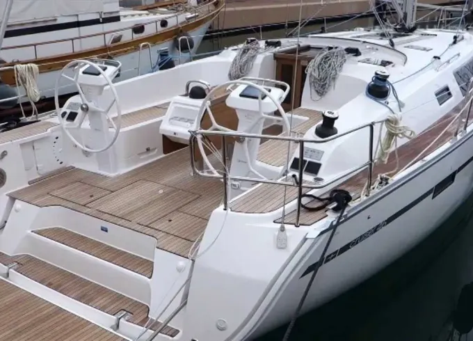 Bavaria 46 Blue Moon Cruising Monohull Charter in Agropoli
