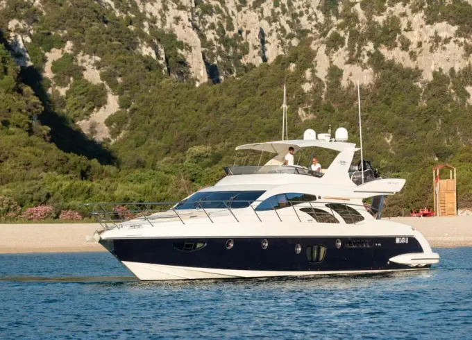 Azimut 62 Fly EVO: Elegance, Performance, and Adventure