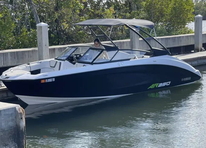 Experience the 2022 Yamaha AR250 Jetboat in Boynton Beach, Florida!
