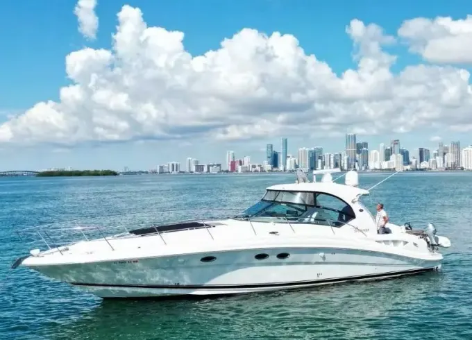 46ft Sea Ray Sundancer White in Miami Beach