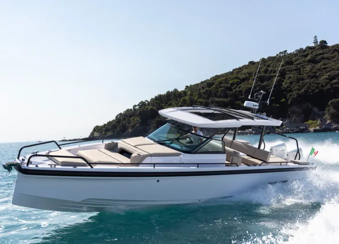 Do South Florida with Speed, Style, and Versatility with our 37ft Axopar